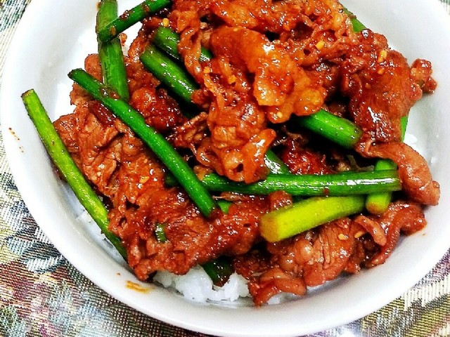 旦那絶賛 にんにくの芽入りカルビ丼 レシピ 作り方 By ピンクローズ クックパッド 旦那絶賛 にんにくの芽入りカルビ丼 レシピ 作り方 By ピンクローズ クックパッド