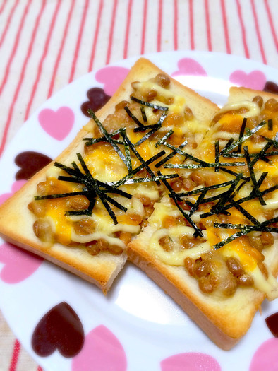 納豆トースト【朝食】の写真
