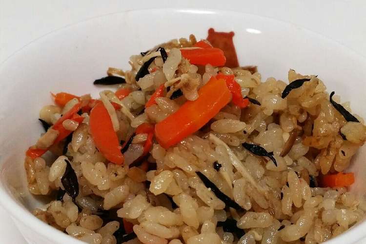 離乳食完了期 大人と一緒の炊き込みご飯 レシピ 作り方 By Cotton1217 クックパッド 簡単おいしいみんなのレシピが360万品