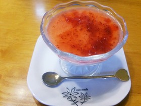 子供も作れるいちごミルクプリン♪