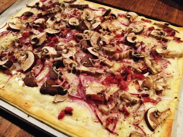 フランスのピザ…"フラメンキッシュ"の画像