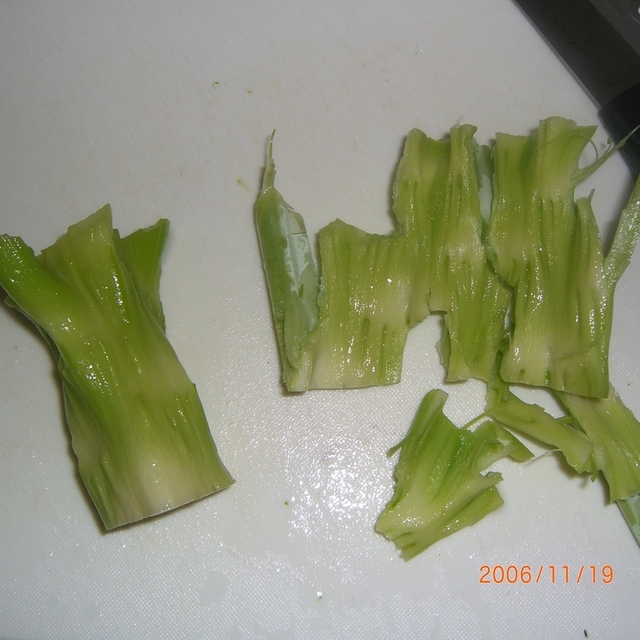 簡単 ブロッコリーの茎の皮むき レシピ 作り方 By イッチーママ クックパッド