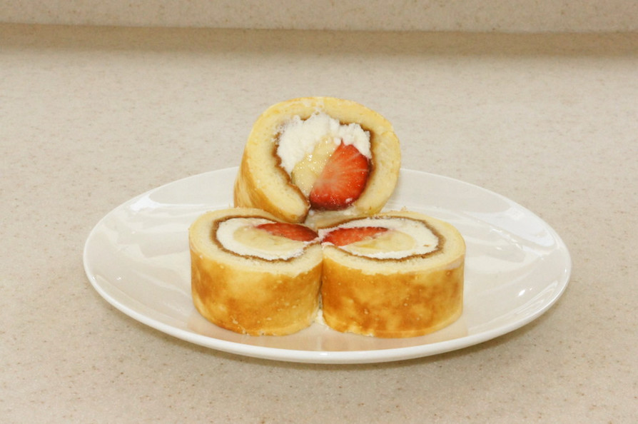 苺バナナロールケーキの画像