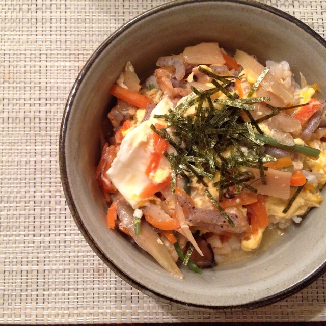 鶏釜めしの素で、親子丼。