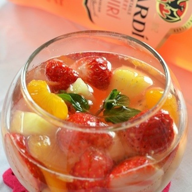 バカルディ大人のフルーツポンチサングリア レシピ 作り方 By 槙かおる クックパッド 簡単おいしいみんなのレシピが368万品