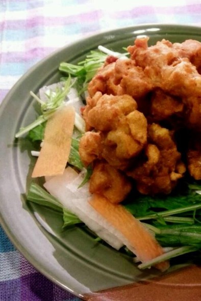 高野豆腐の入った鶏から揚げの写真
