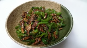 簡単!ピーマンとさんまの蒲焼き缶詰炒め