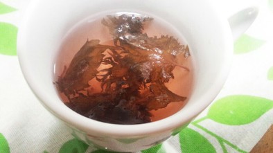 赤しそ茶の写真