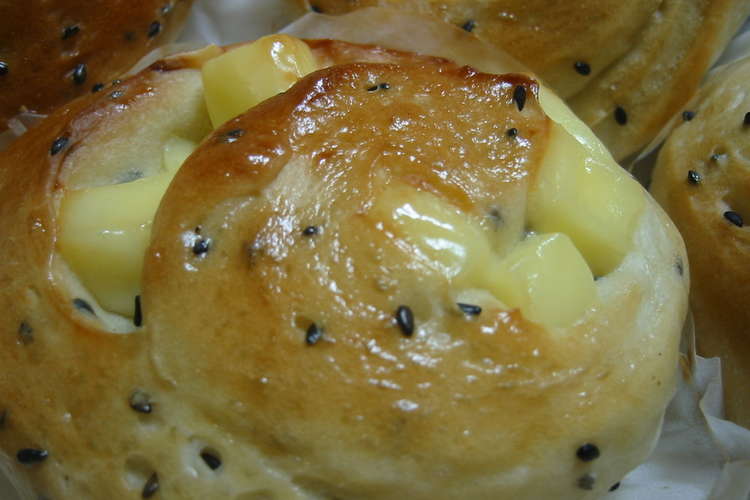 次の日もしっとり 黒ゴマ チーズパン レシピ 作り方 By ナカチン クックパッド 簡単おいしいみんなのレシピが359万品