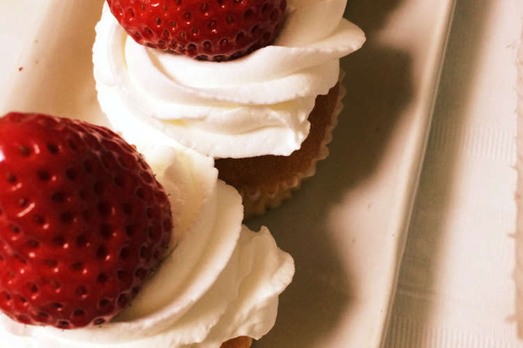 イチゴのかわいい簡単プチケーキ レシピ 作り方 By Yukojyo クックパッド 簡単おいしいみんなのレシピが349万品