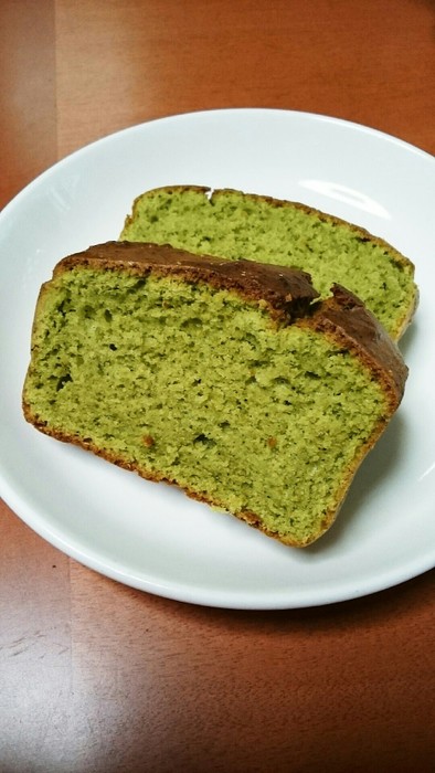抹茶の大豆パウダーパウンドケーキの写真