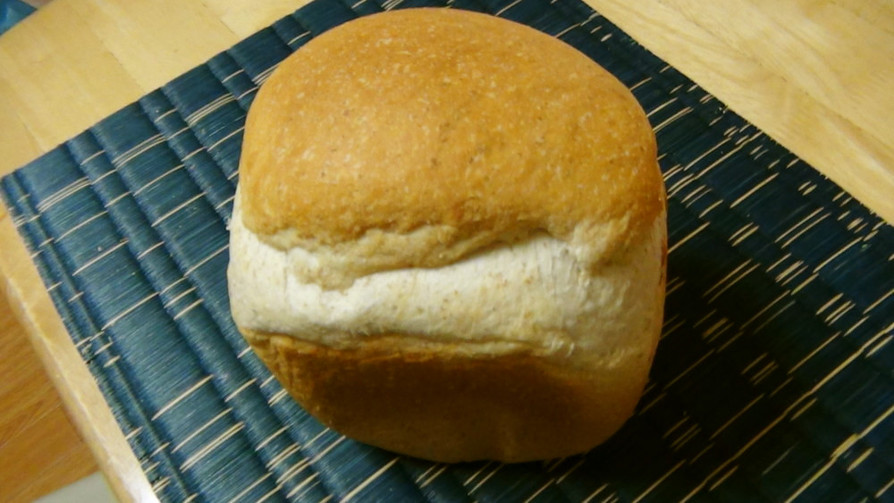 ライ麦とくるみのパン（ホエーで）の画像
