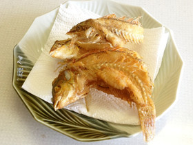 アカベラの素揚げ