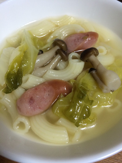 春キャベツとマカロニのスープの写真