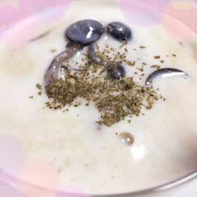 雑穀米、しじみとキノコの甘酒豆乳スープ