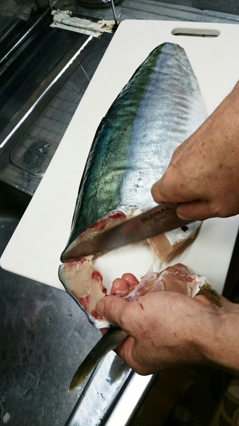 マグロ漁師流簡単ブリ捌き方から刺身の画像