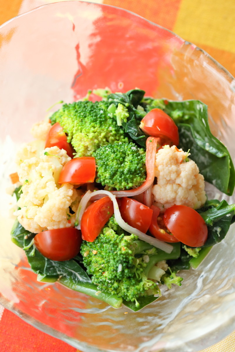 濃い色野菜のピリ辛マヨ和えの画像