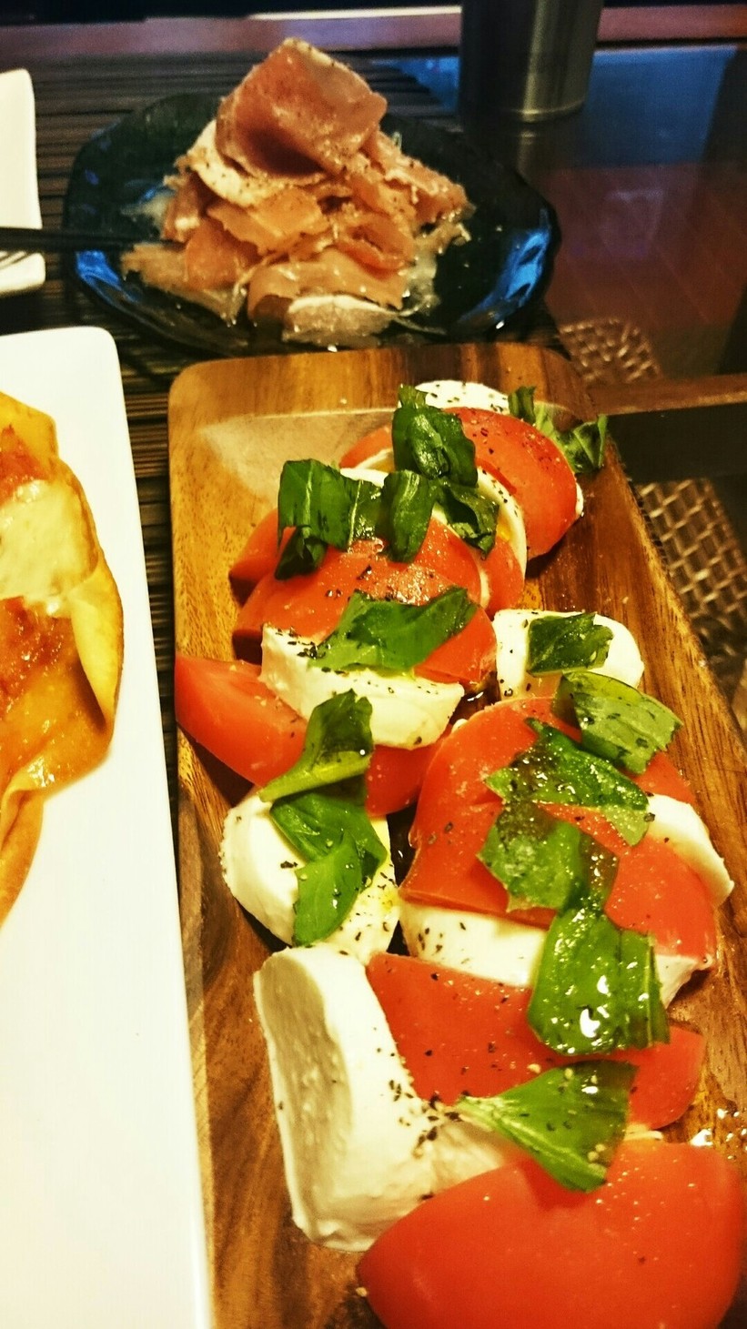 トマトとモッツァレラチーズ簡単カプレーゼの画像