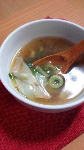 余った餃子の☆皮だけワンタンスープ
