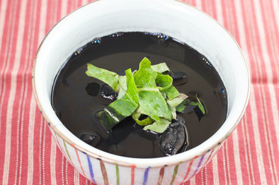 沖縄料理イカすみ汁の写真