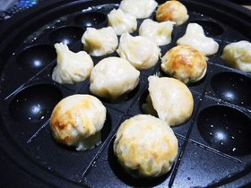 たこ焼き器で餃子♪