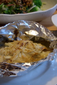 鮭のホイル焼き・味噌マヨ胡麻ソースで