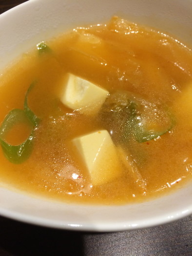 キムチと豆腐で簡単スープの写真