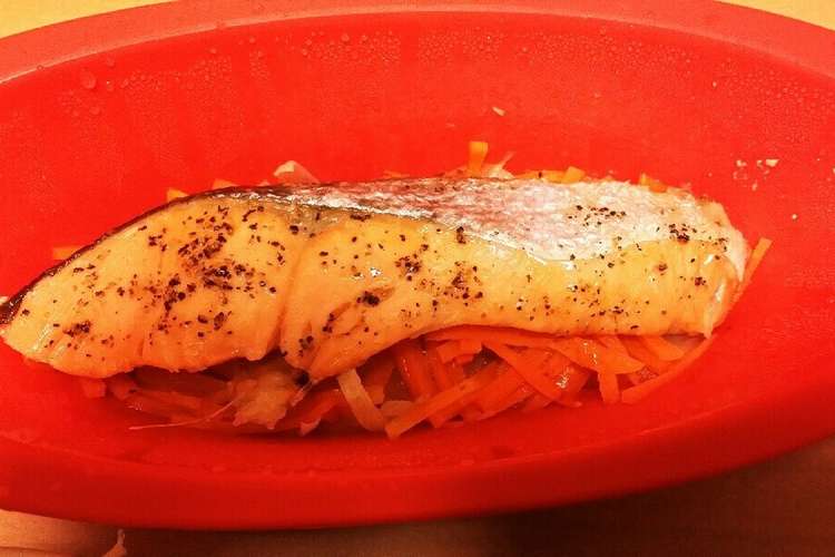 シリコンスチーマーで簡単 鮭の蒸し料理 レシピ 作り方 By なっつみ クックパッド 簡単おいしいみんなのレシピが360万品