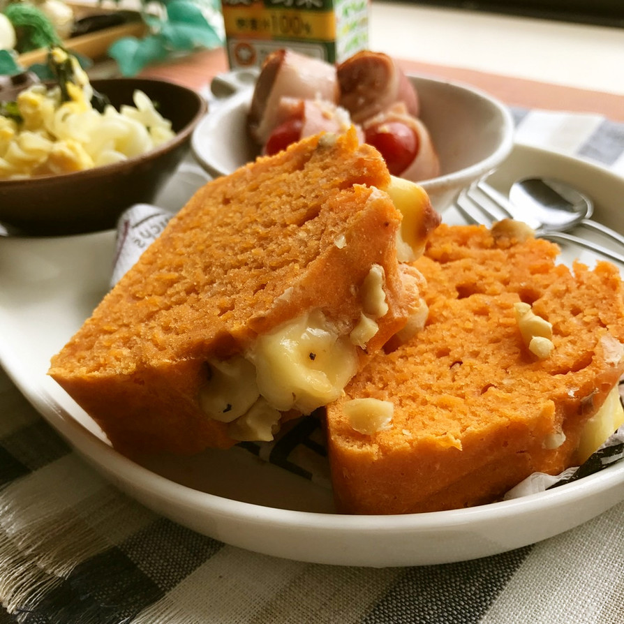 胡桃＆チーズ入り♬オレンジ色の朝食パンの画像