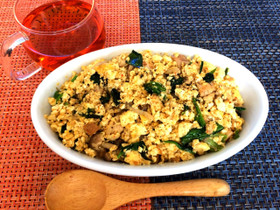 【糖質制限】木綿豆腐でタイカレー炒飯!
