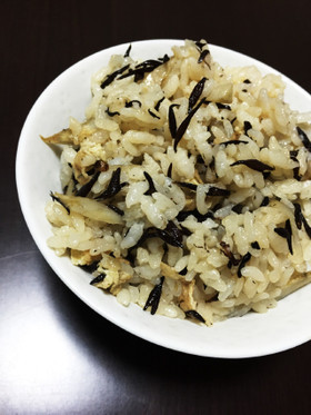 ひじきとごぼうのシンプル炊き込みご飯