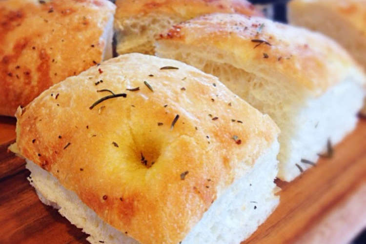 最強力粉でふっくらもっちり フォカッチャ レシピ 作り方 By Nico 365 クックパッド