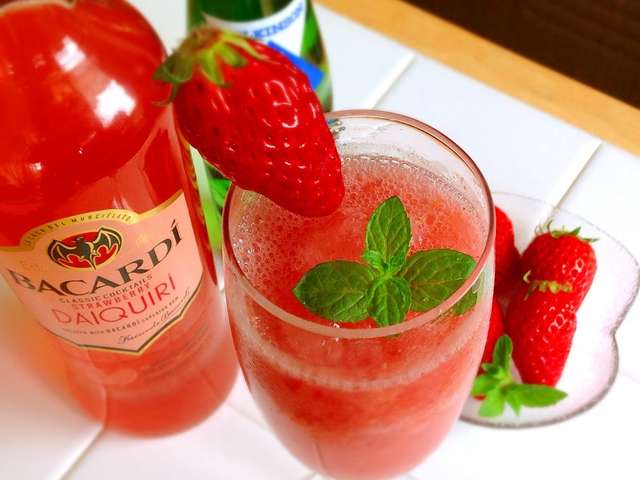 イチゴ カクテル