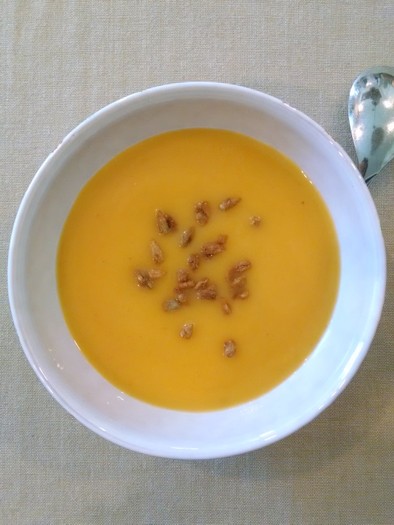 　バターナッツかぼちゃとりんごのスープの写真