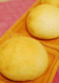 セモリナ粉のシンプル丸パン