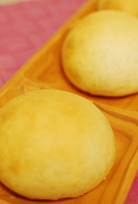 セモリナ粉のシンプル丸パン