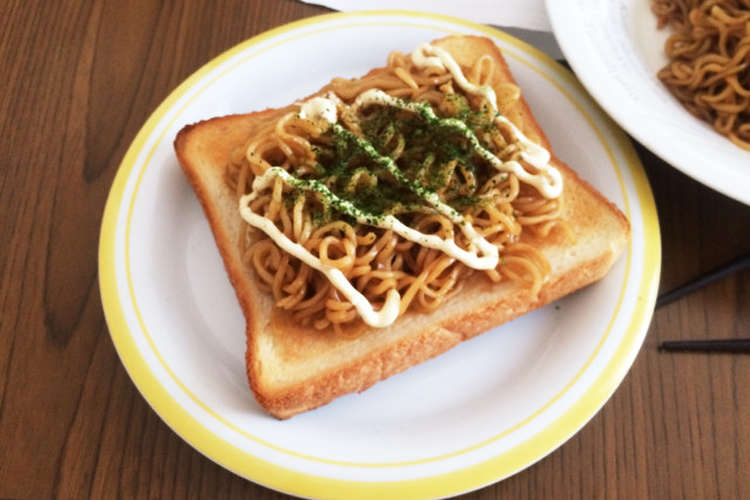 日清焼きそばで焼きそばパン レシピ 作り方 By しらゆきうさ クックパッド 簡単おいしいみんなのレシピが360万品