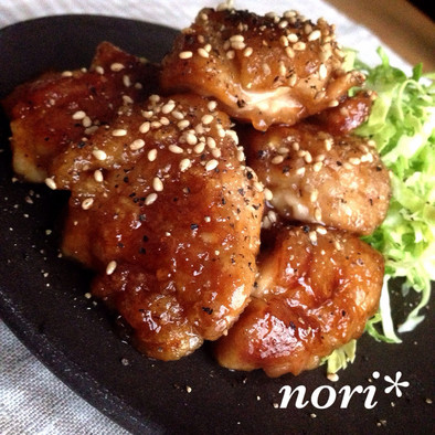 名古屋名物手羽先風！鶏もも肉の甘辛焼きの写真