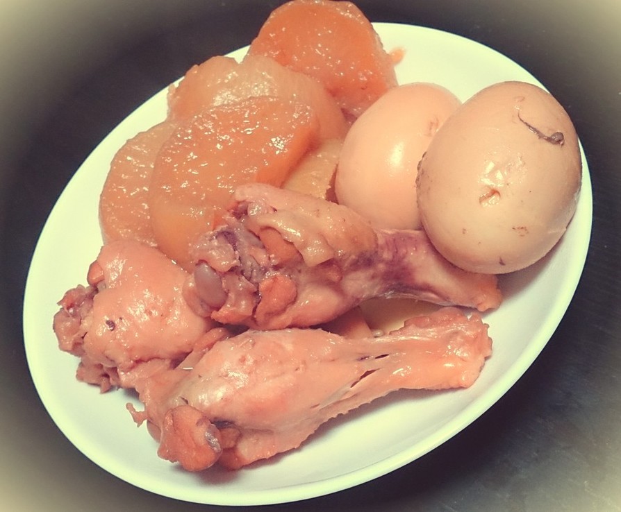 ほっこり。鶏手羽元と大根卵のこっくり煮の画像