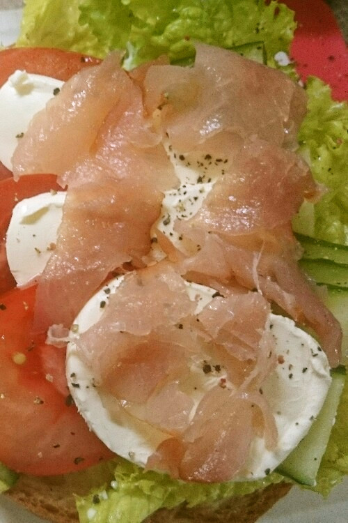 ハムとチーズのクロワッサン朝食キャセロールのレシピ