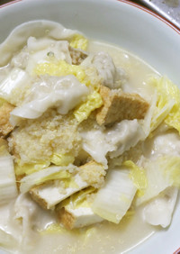 キヌアの餃子と白菜のお鍋風雑炊