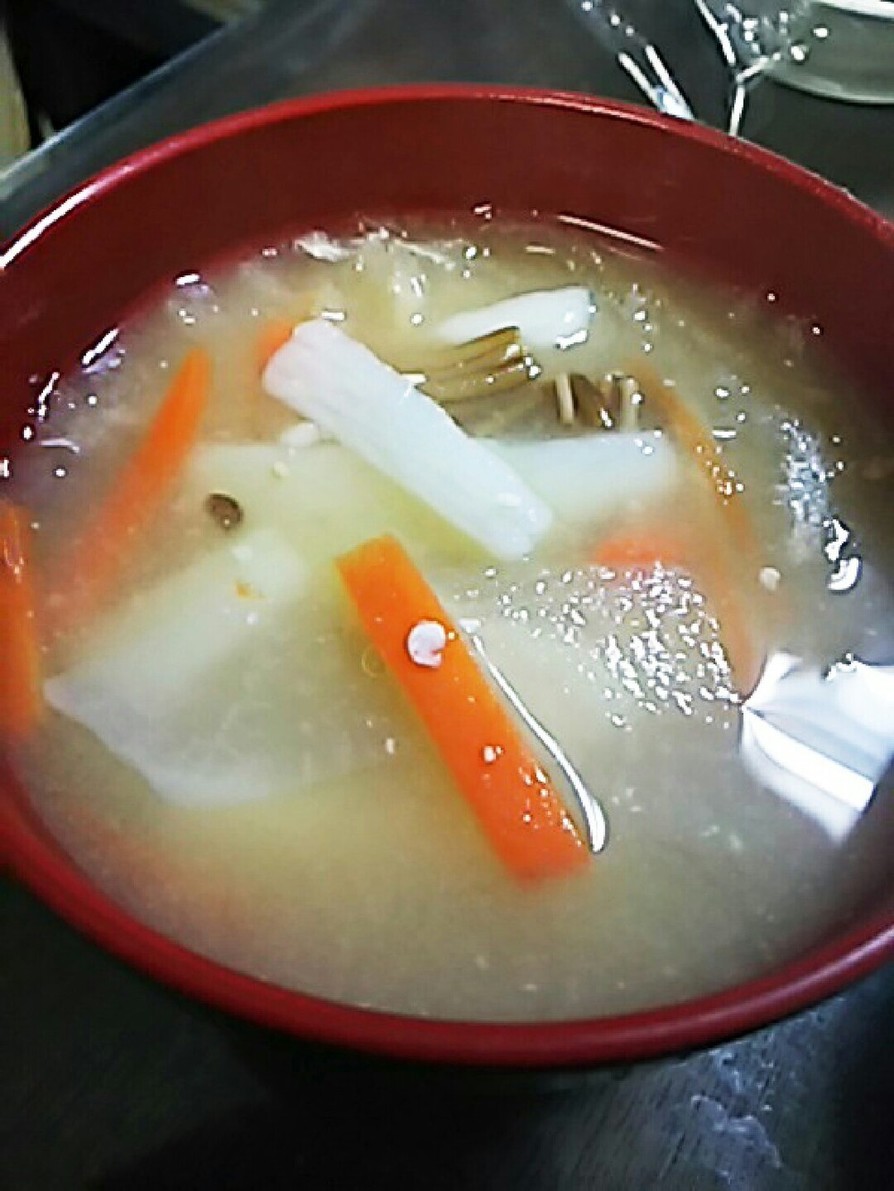 長いもと根菜の味噌汁の画像