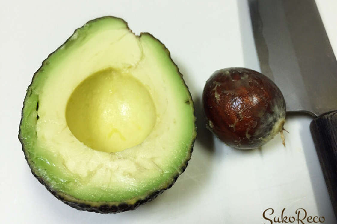 知っ得 簡単アボカドの種の取り方 レシピ 作り方 By Sukoreco クックパッド 簡単おいしいみんなのレシピが379万品