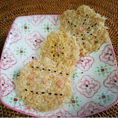 七号食のおやつ レンチン玄米せんべいの写真