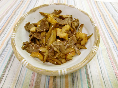 牛肉とごぼうの甘辛炒めの写真