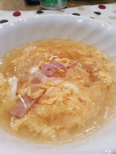 鍋１つで簡単！春雨ベーコン卵の中華スープの写真