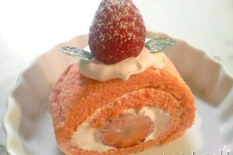 苺のピンクロールケーキ レシピ 作り方 By Lovechi クックパッド 簡単おいしいみんなのレシピが353万品