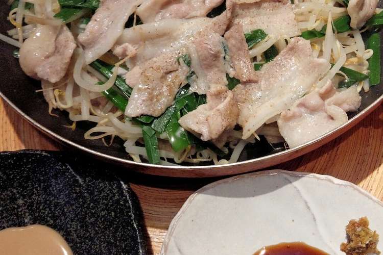 簡単 豚バラとにら もやしの蒸し焼き レシピ 作り方 By ちこり674 クックパッド 簡単おいしいみんなのレシピが354万品