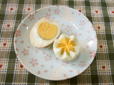 お弁当に♪しょう油卵&花形塩卵の写真