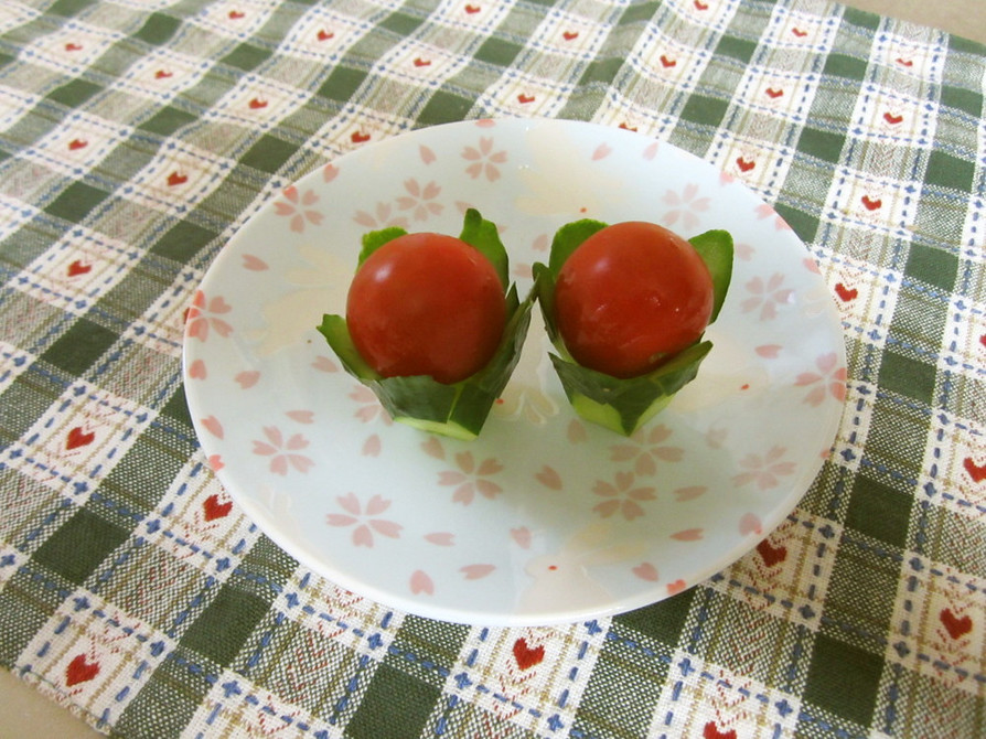 お弁当に♪桔梗キュウリonプチトマトの画像